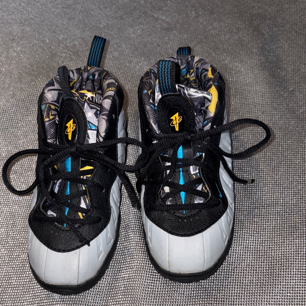 Nike Air Foamposite One Graffiti size 9c